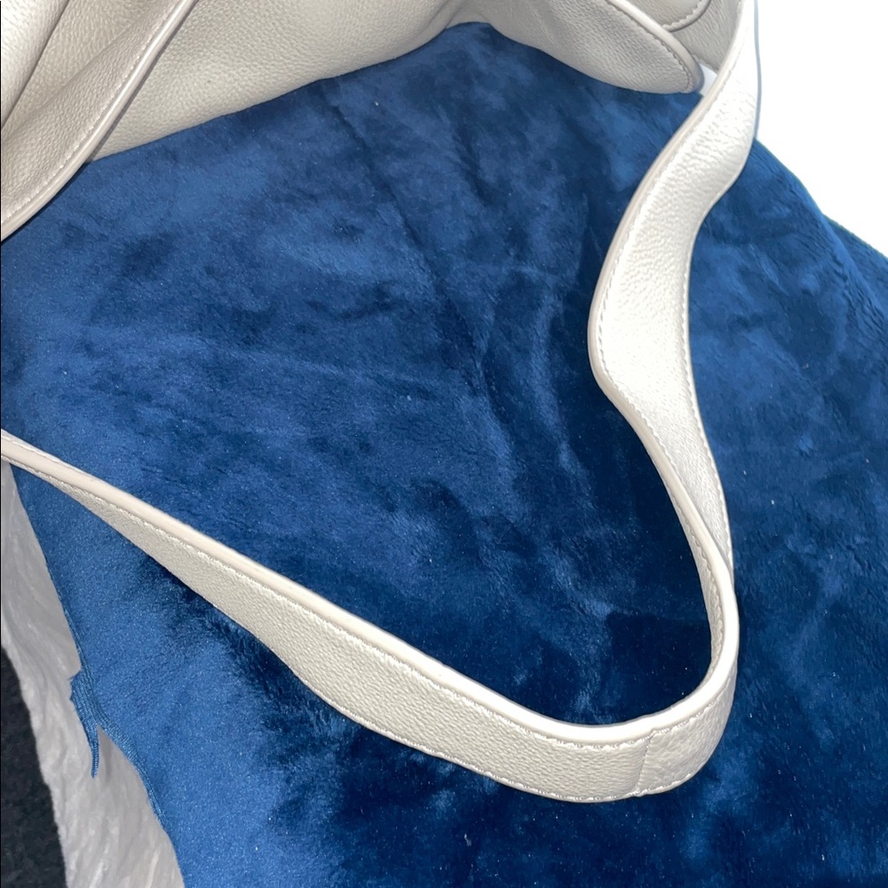 Michael Kors ‘Astor’ Large Leather Hobo - Picture 4 of 15